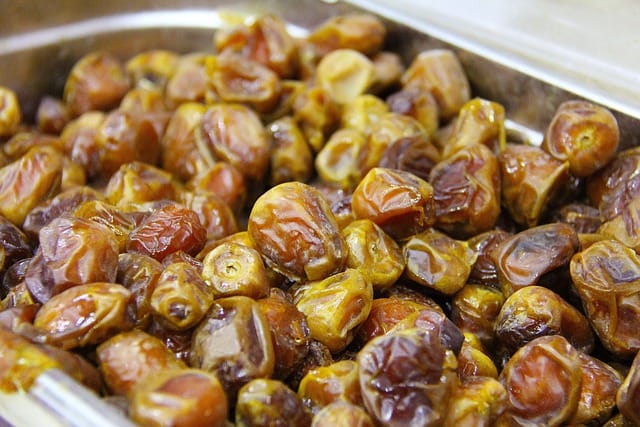 Khajur khane ke fayde aur nuksan